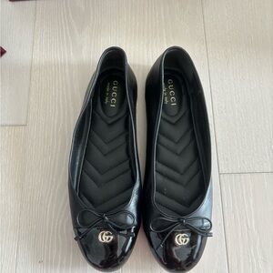 Gucci Black Leather Ballet Flats with Gold GG